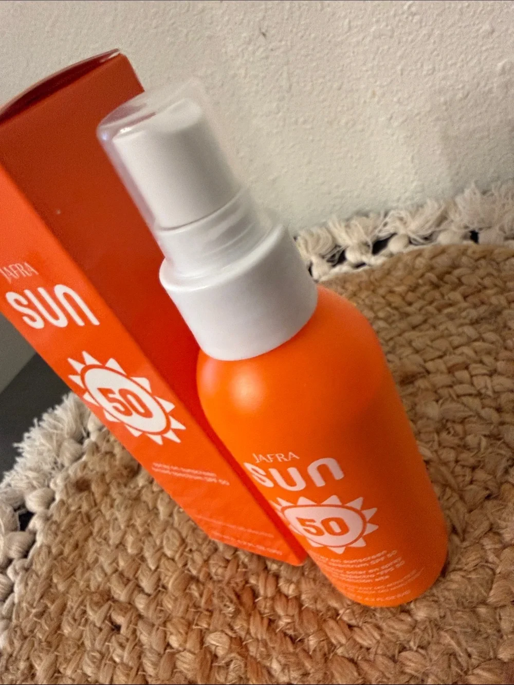 JAFRA SUN Spray on Sunscreen Broad Spectrum SPF 50 Water Resistant 4.2oz